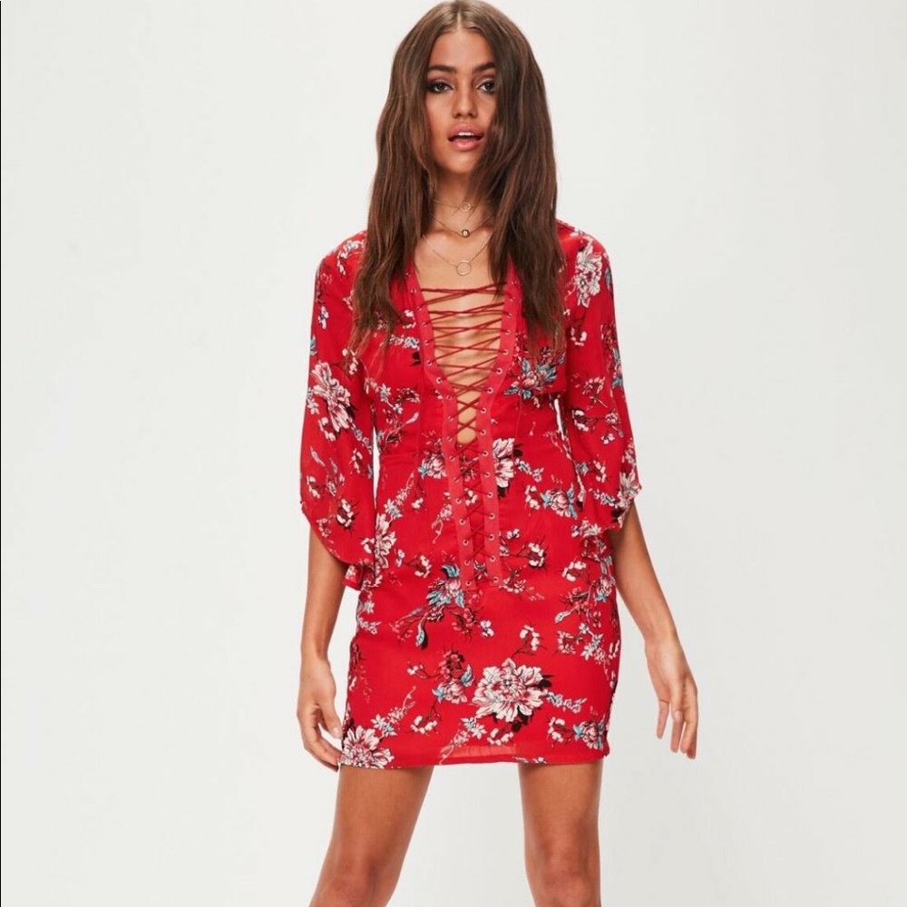 Missguided | Lace Up Floral 3/4 Sleeve | US 4